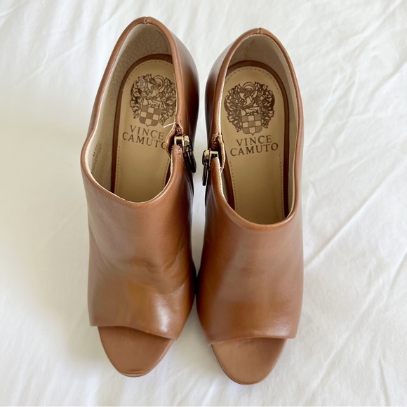 VINCE CAMUTO open toe booties | chunky heels | size 5.5 - Picture 3 of 6